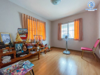 *****บ้านแฝดมือสองย่านกรุงเทพฯ ม.ชวนชื่น เพชรเกษม81 เนื้อที่กว้าง 41.50 ตร.ว. ฟังก์ชัน 3 ห้องนอน 2 ห้องน้ำ ที่จอดรถ 2 คัน บ้านแฝดพื้นที่กว้าง บนทำเลแห่งการเดินทาง ติดถนนหลายเส้น อาทิ ถนนเพชรเกษม ถนนมาเจริญ ใกล้รถไฟฟ้าสายสีน้ำเงิน "สถานีหลักสอง"